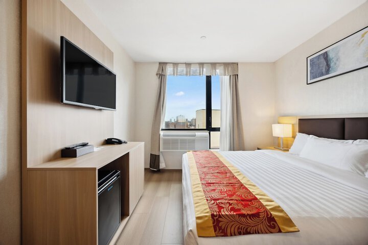 Ramada by Wyndham Flushing Queens