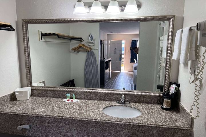 Room 13 of 19