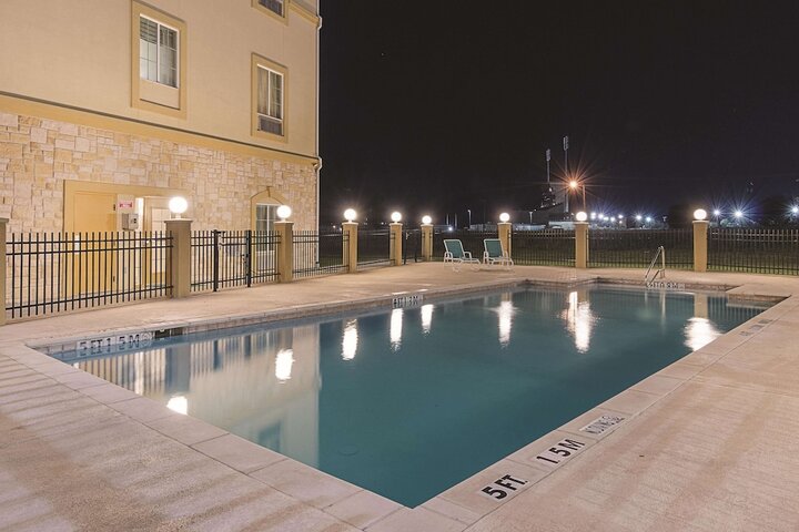 Pool 4 of 30
