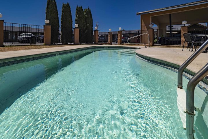 Pool 6 of 29