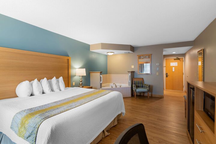 Best Western Plus Executive Court Inn & Conference Center