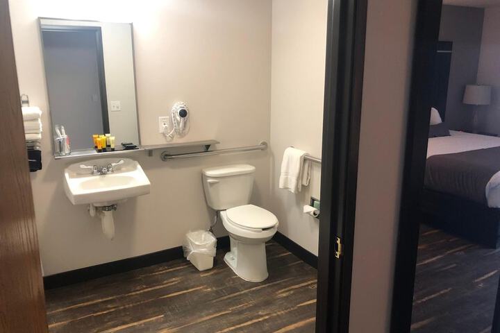 Ten Pin Inn & Suites