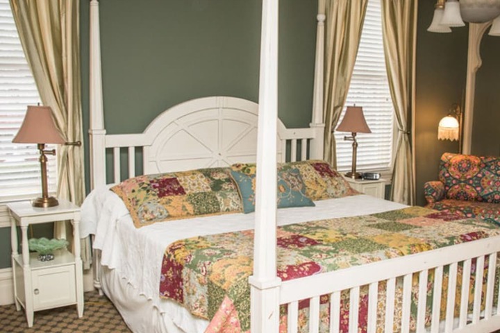 Vandiver Inn