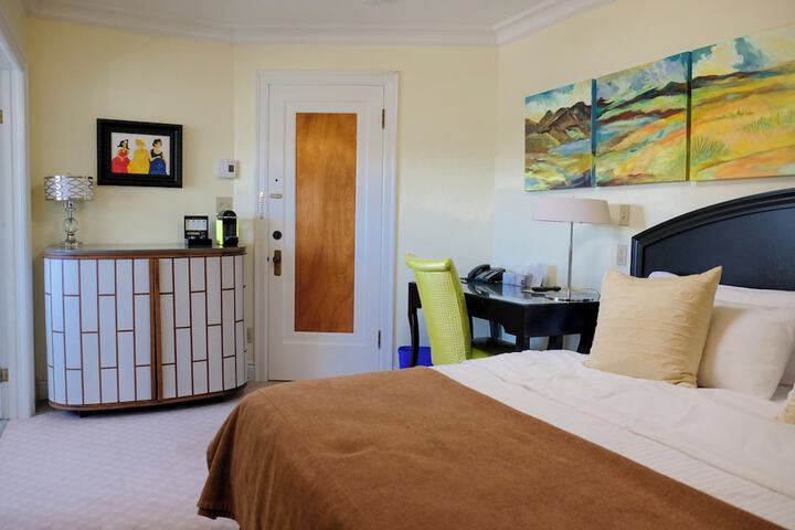 Manoir Chamberland (Adults Only No Pets)