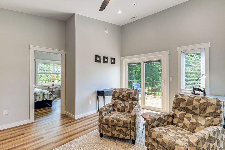 Rock Hall Retreat w / Balcony Near Park & Marina!