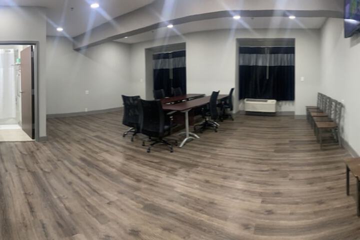 Business Center 21 of 22