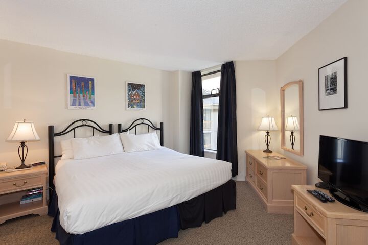Room 8 of 32