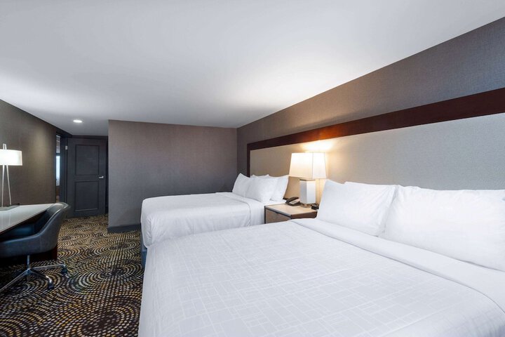 Room 42 of 104
