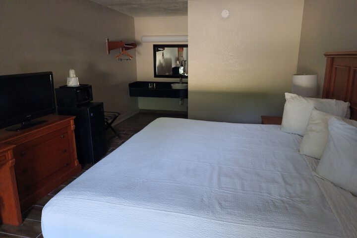 Room 35 of 38