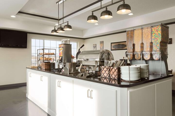 Breakfast/Coffee Service 9 of 10