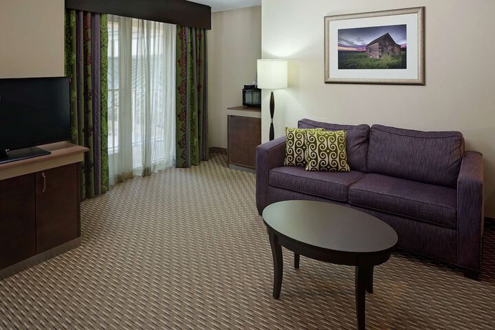 Room 9 of 37