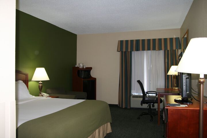 Holiday Inn Express & Suites Grenada by IHG