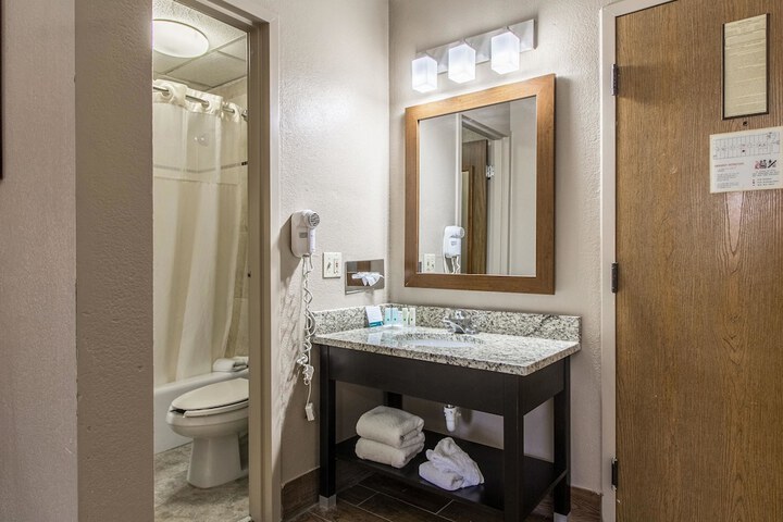 Room 8 of 21