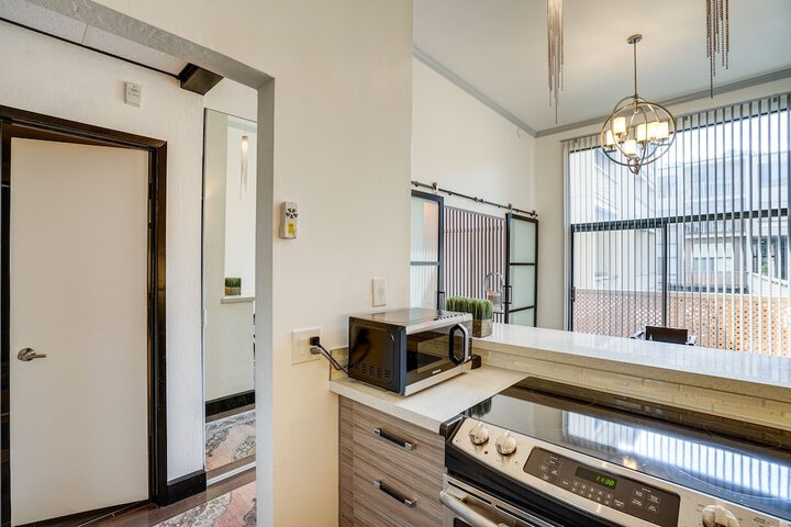 Tranquil Walnut Creek Condo w / Community Amenities
