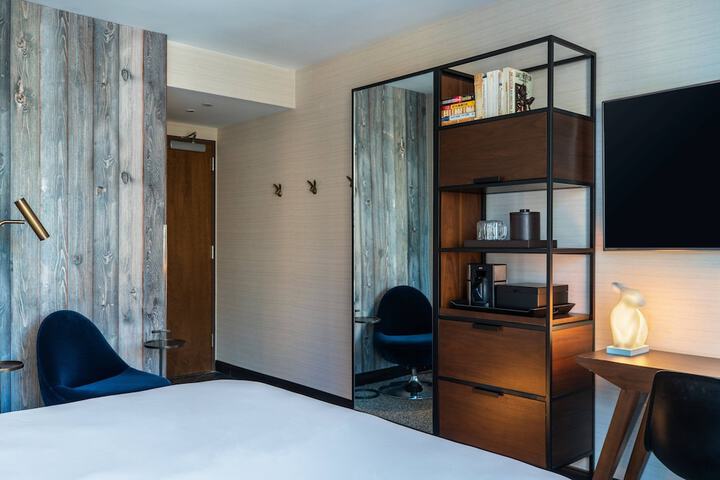 Room 26 of 54