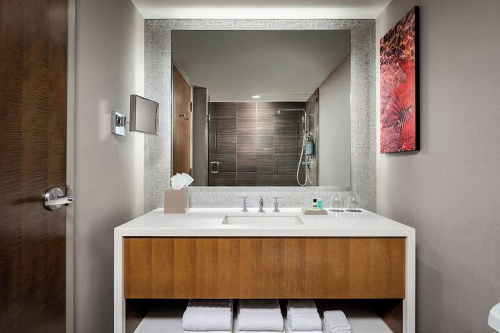 The Westin Harbour Castle Toronto