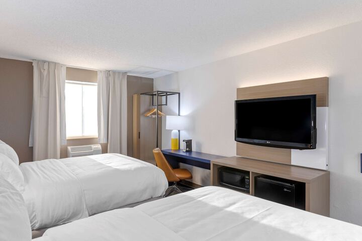 Room 12 of 34