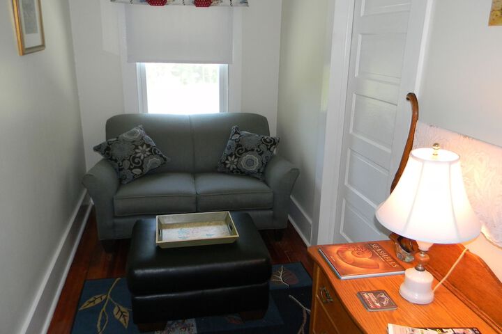 Room 6 of 17