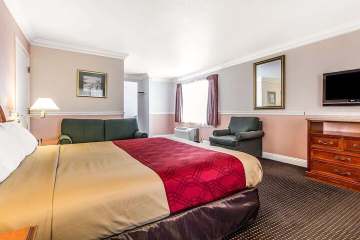 Room 17 of 30