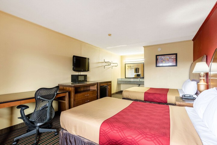 Room 18 of 27