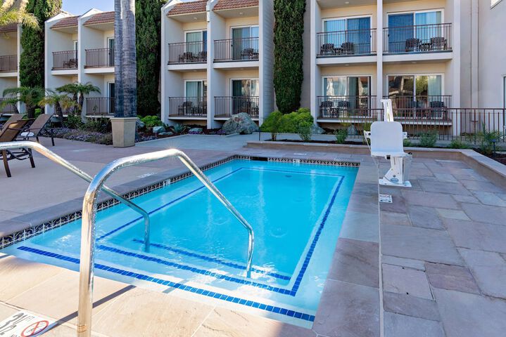 Pool 4 of 32