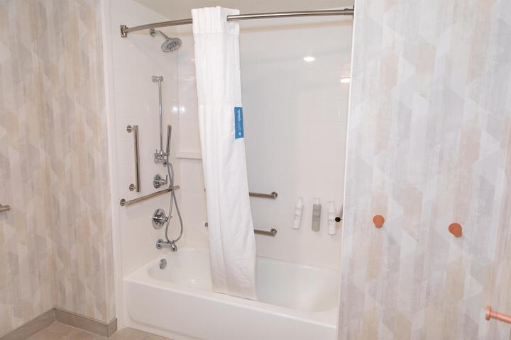 Hampton Inn & Suites Jennings