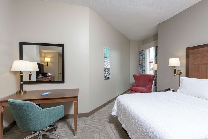 Room 33 of 62