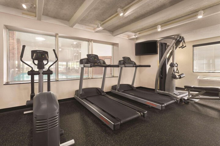 Country Inn & Suites by Radisson Woodbury, MN