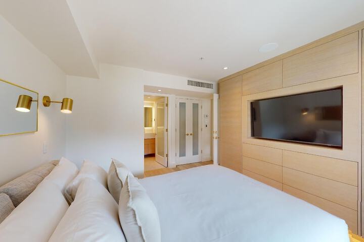 Room 273 of 330