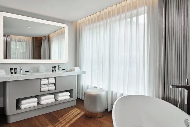 Room 14 of 78