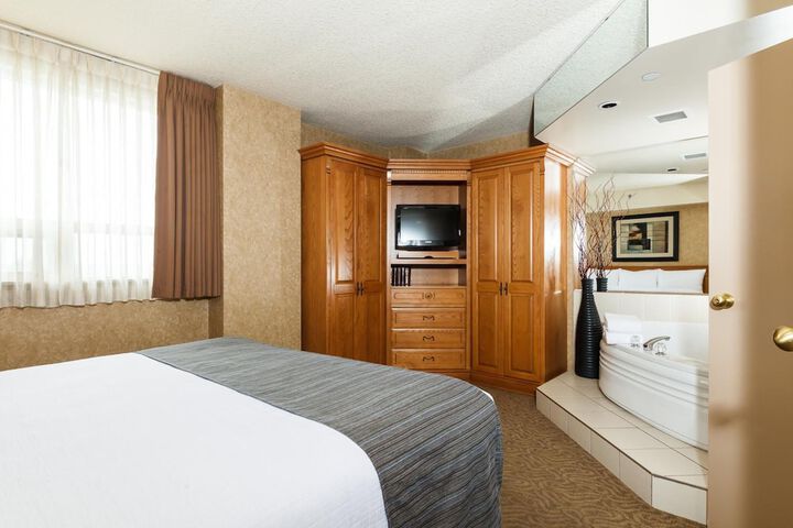 Room 25 of 48