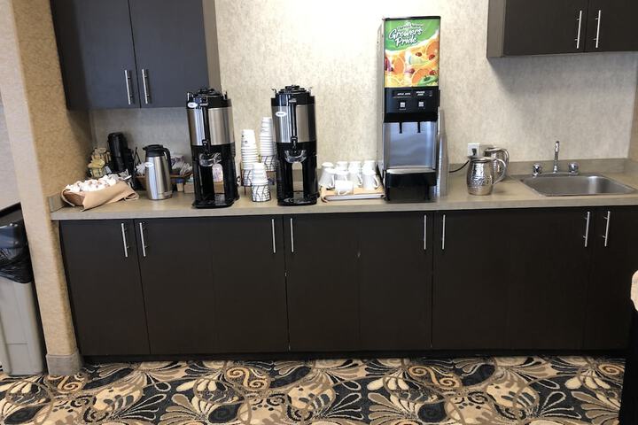 Best Western Grande Prairie Hotel & Suites