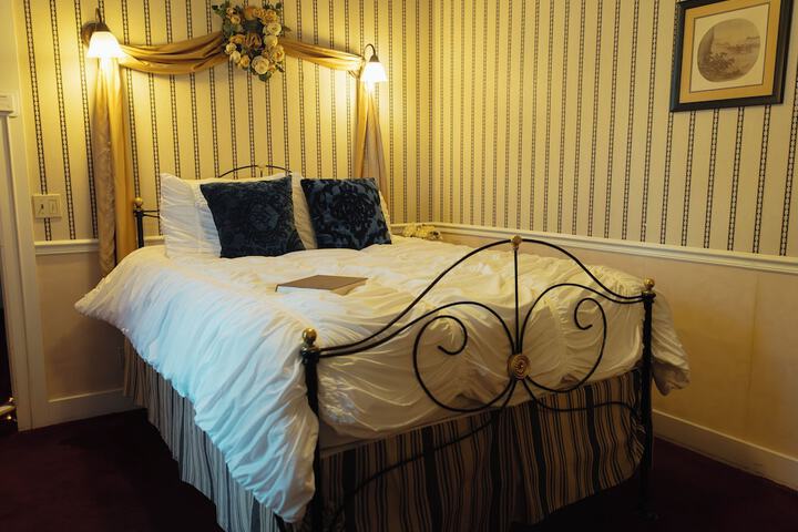 Room 21 of 48
