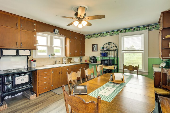 Peaceful Country Home in Serene Setting With Yard