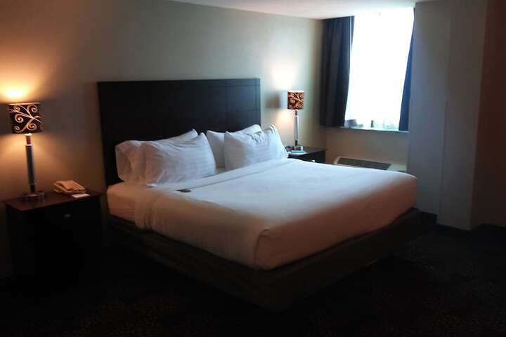 Room 40 of 69