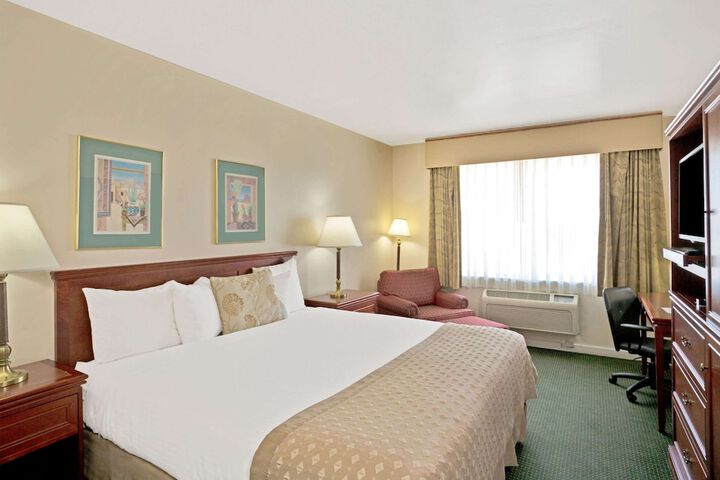 Ramada by Wyndham Draper