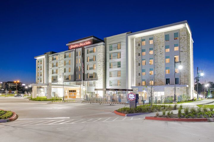 Hotel Exterior 35 of 35