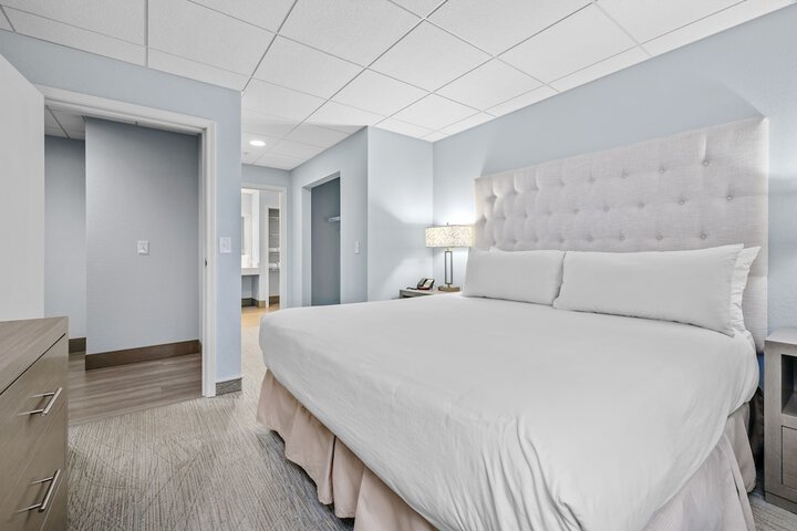 Cherry Tree Inn & Suites