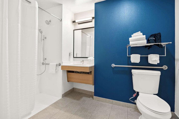 Room 9 of 31