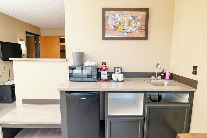 Rose City Inn and Suites