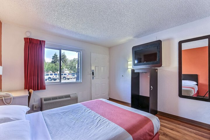 Room 19 of 29