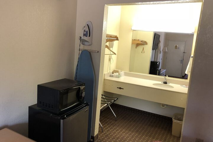Room 13 of 17