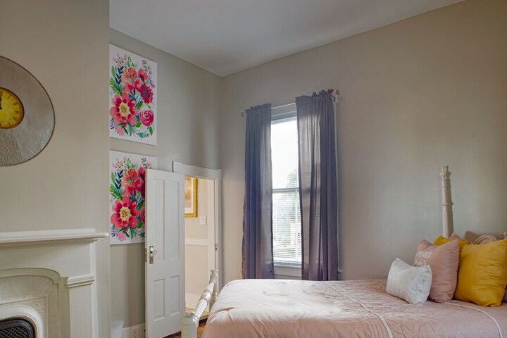 Room 20 of 34