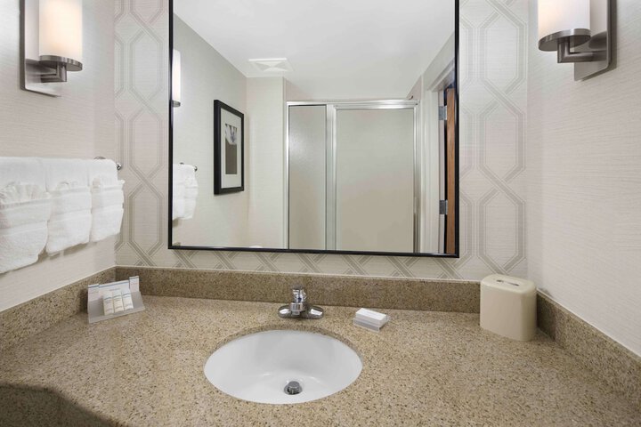Room 32 of 53