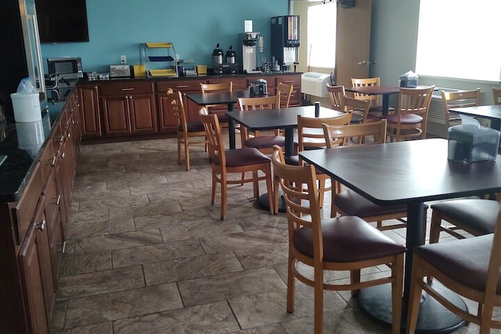 Breakfast/Coffee Service 44 of 46