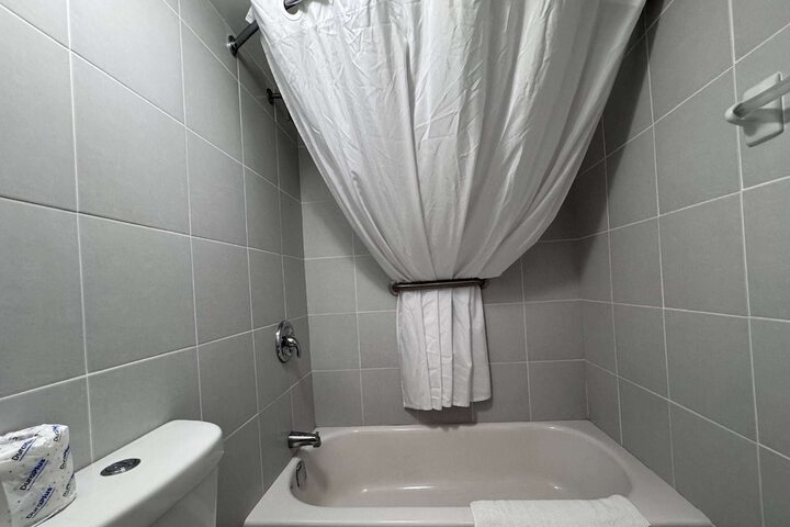 Room 15 of 37