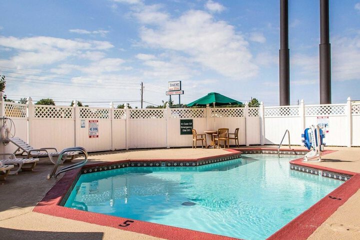 Pool 9 of 65