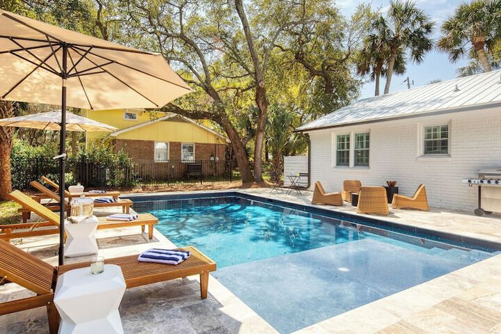 Sawyer by Avantstay Stunning Isle of Palms Home w / Pool!