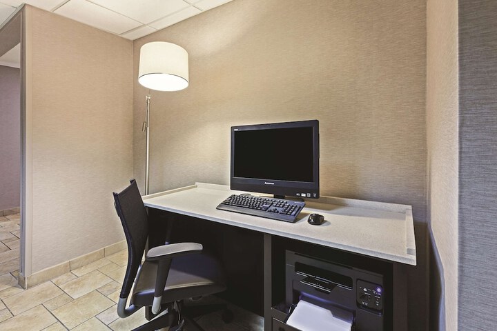 Business Center 41 of 41