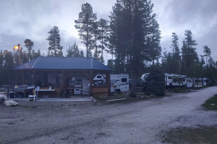 Blue River Cabins Campground & RV Park